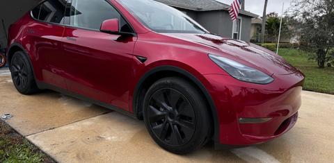 Tesla Model Y 2025
