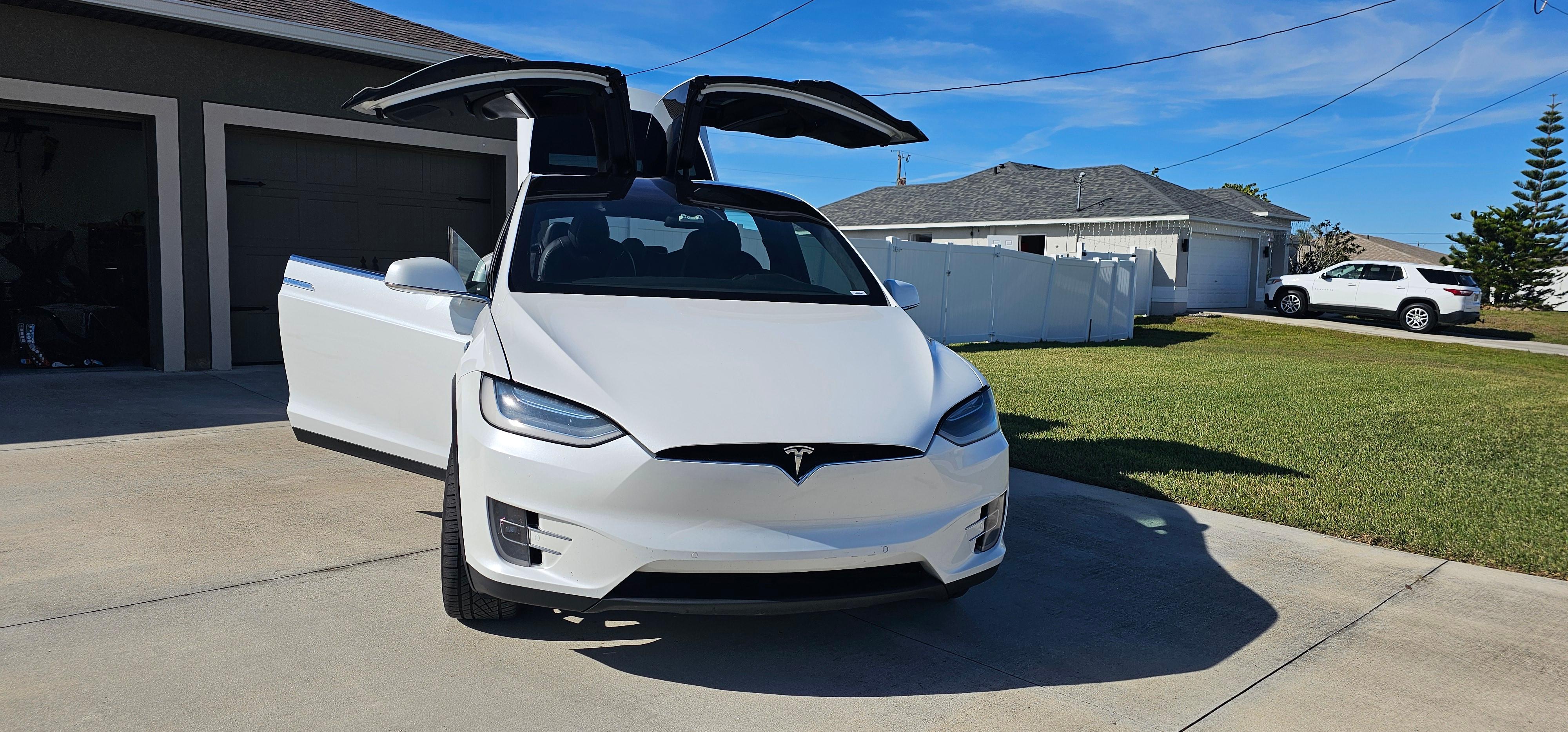 Tesla Model X 2020 in Cape Coral, FL