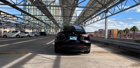 Tesla Model Y 2025