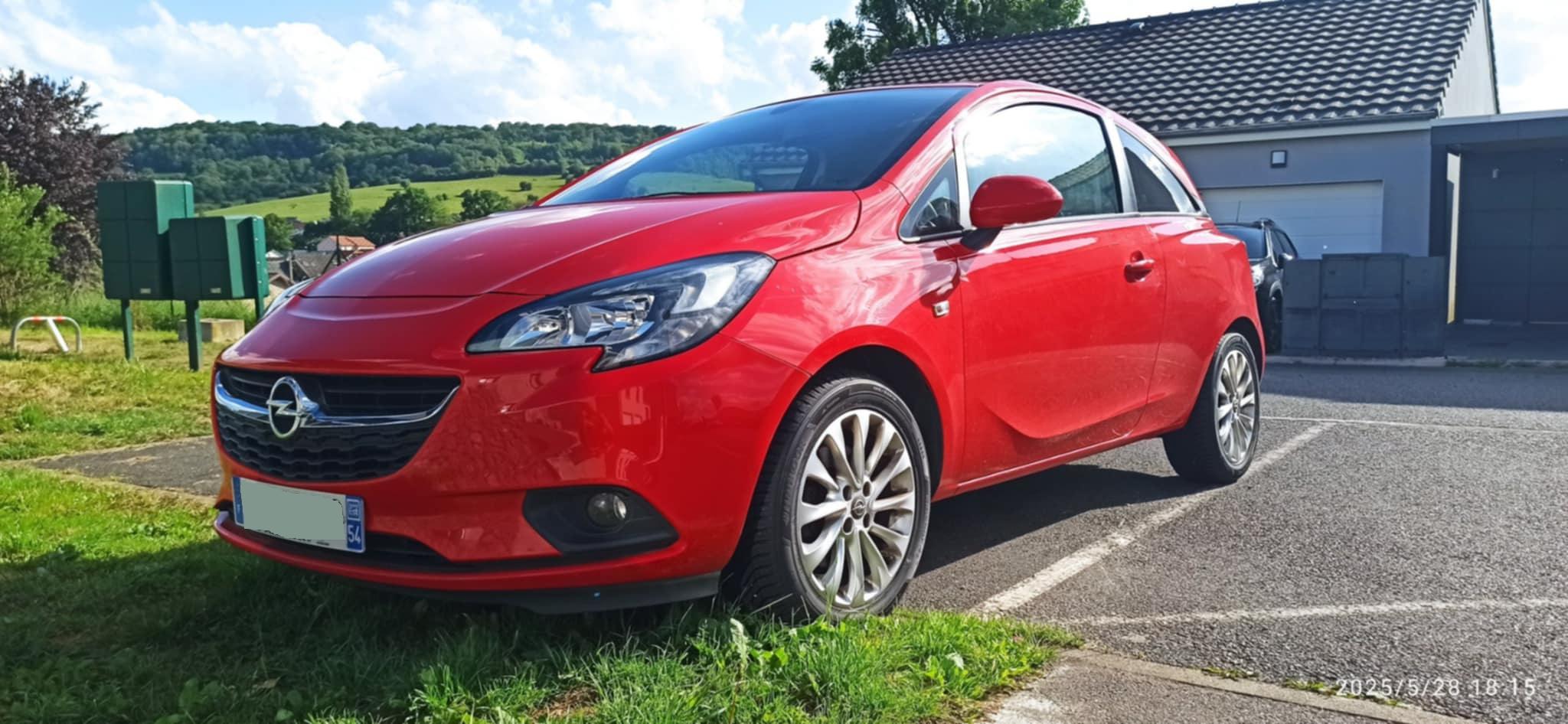Opel CORSA 2015 à Gorcy