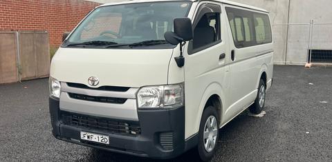 Toyota HIACE 2016