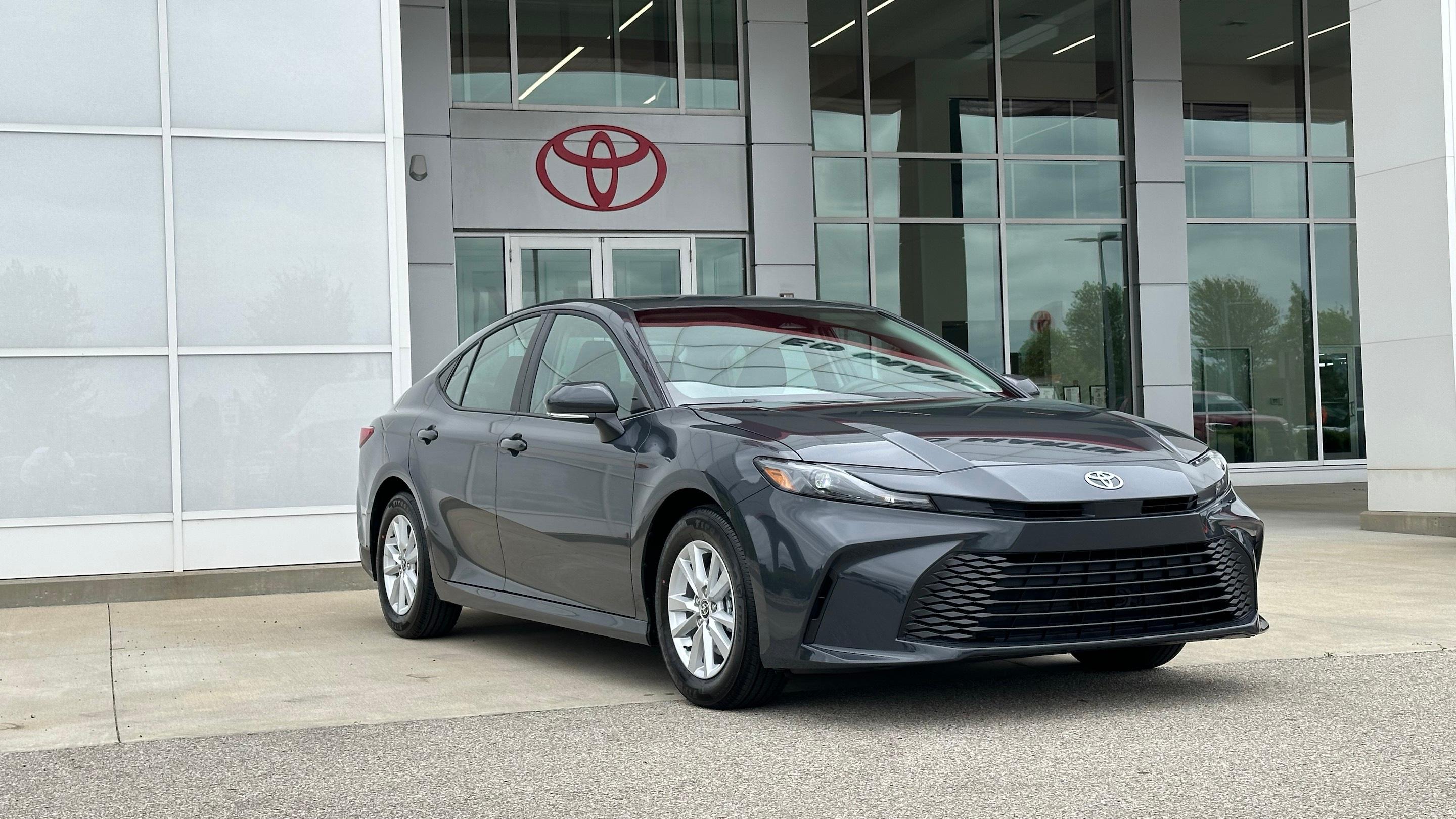 Toyota Camry Hybrid 2025 in 