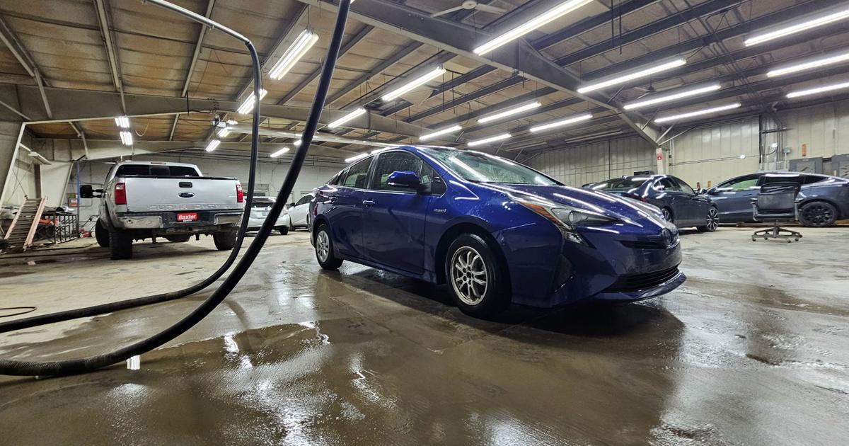 Toyota Prius 2017 rental in Romulus, MI by Abram W. Turo