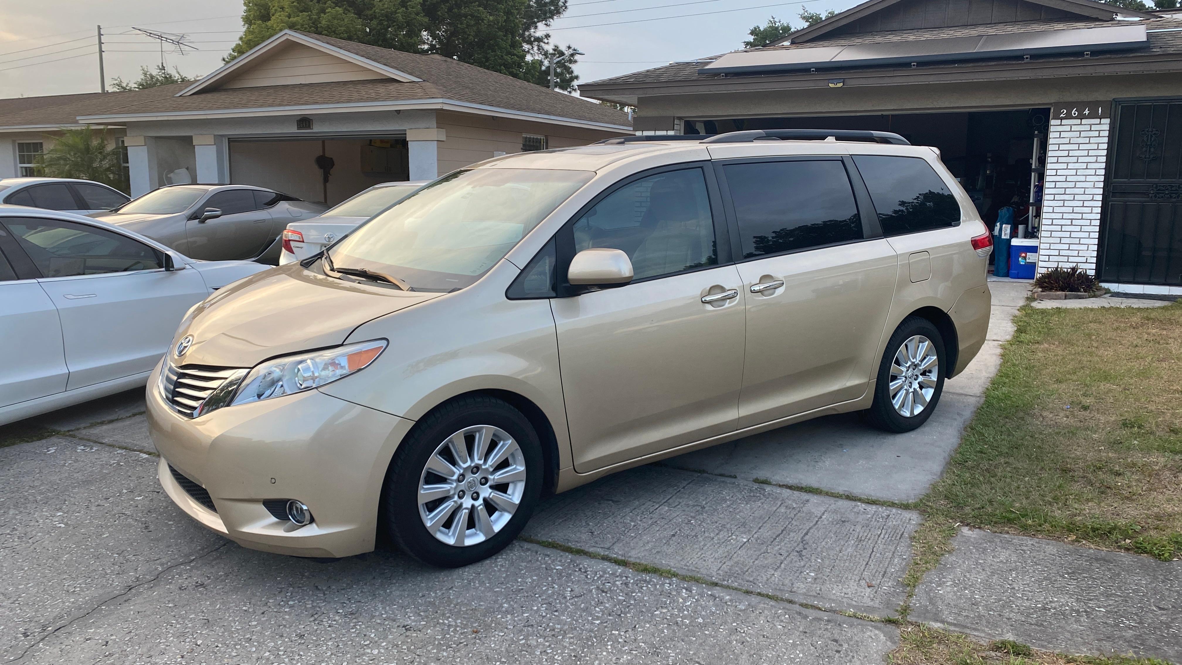 Toyota Sienna 2011 in 