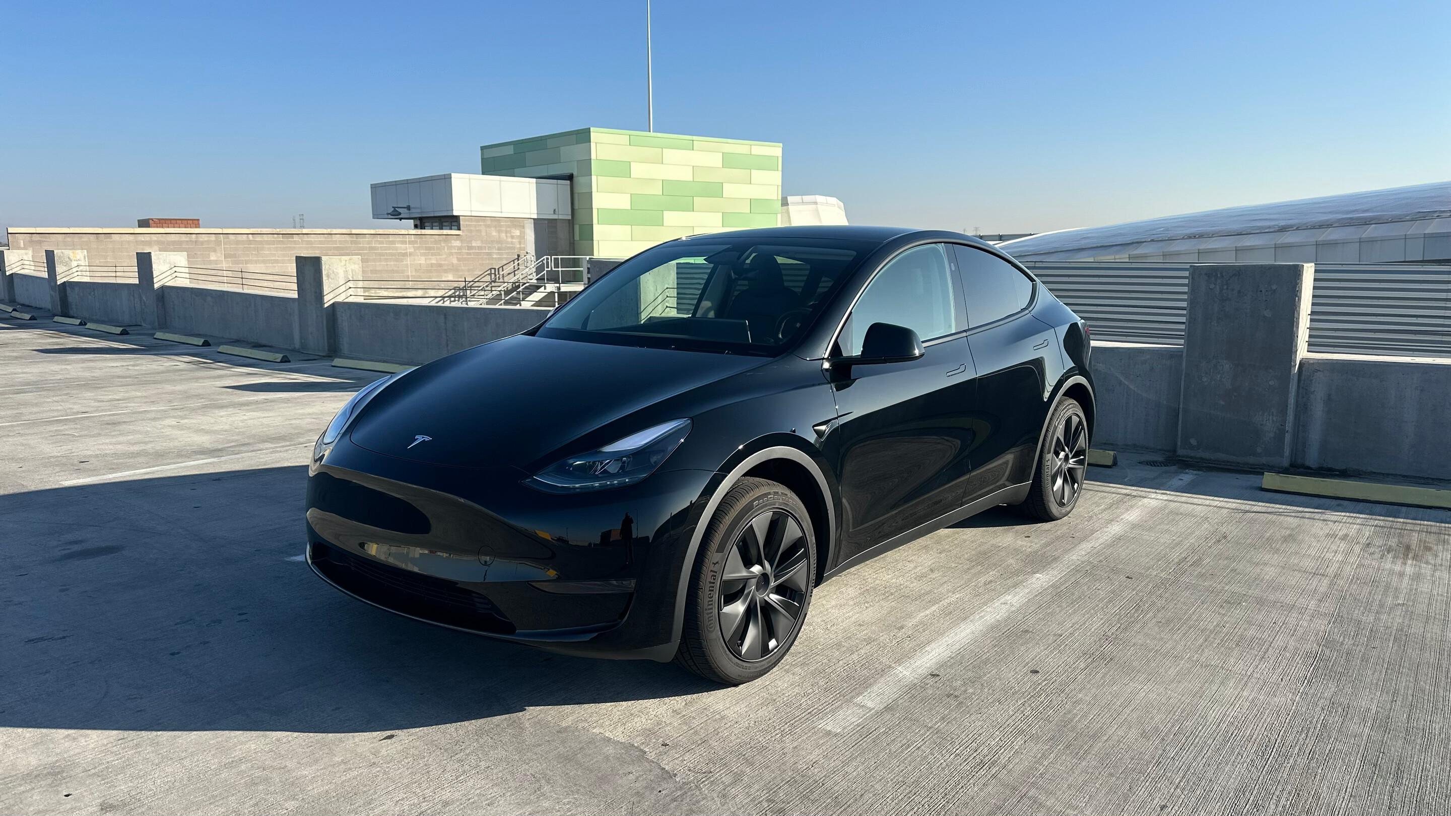 Tesla Model Y 2025 in Peoria, AZ