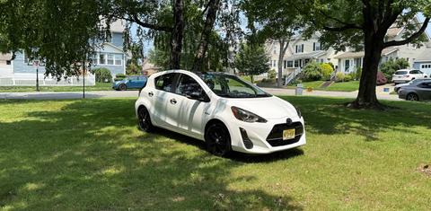 Toyota Prius c 2016