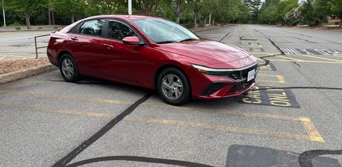 Hyundai Elantra 2024