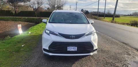 Toyota Sienna LE AWD 2026