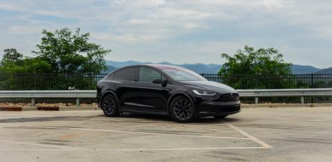 Tesla Model X 2024