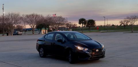 Nissan Versa 2023