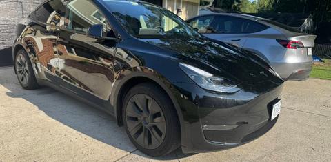 Tesla Model Y 2025