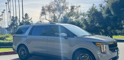Kia Carnival Hybrid 2025