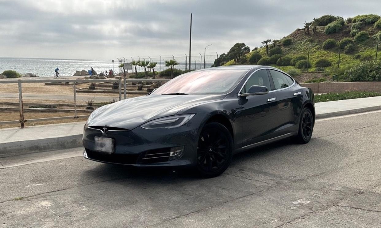 Tesla Model S 2017 75D
