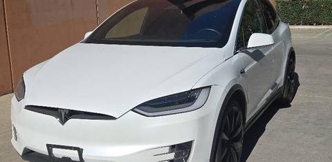 Tesla Model X 2021