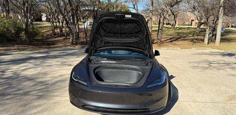 Tesla Model 3 2024