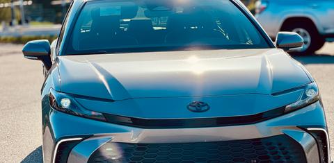 Toyota Camry Hybrid 2025