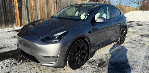 Tesla Model Y 2025