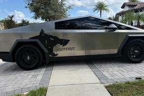 Tesla Cybertruck 2025 in Kissimmee