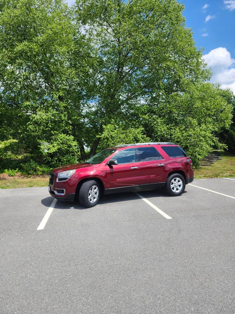 GMC Acadia 2015 in Clinton, MA