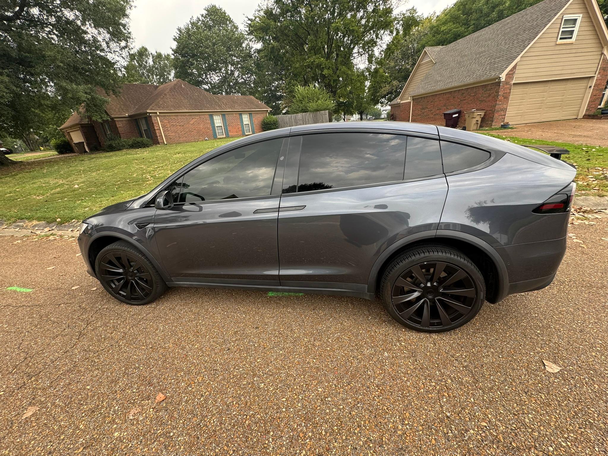 Tesla Model X 2022 in Memphis, TN