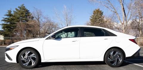 Hyundai Elantra 2025