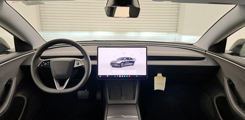 Tesla Model 3 2024