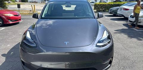 Tesla Model Y 2022