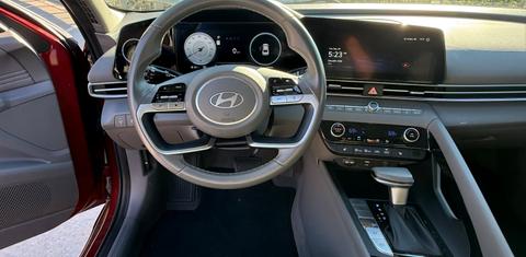 Hyundai Elantra 2024