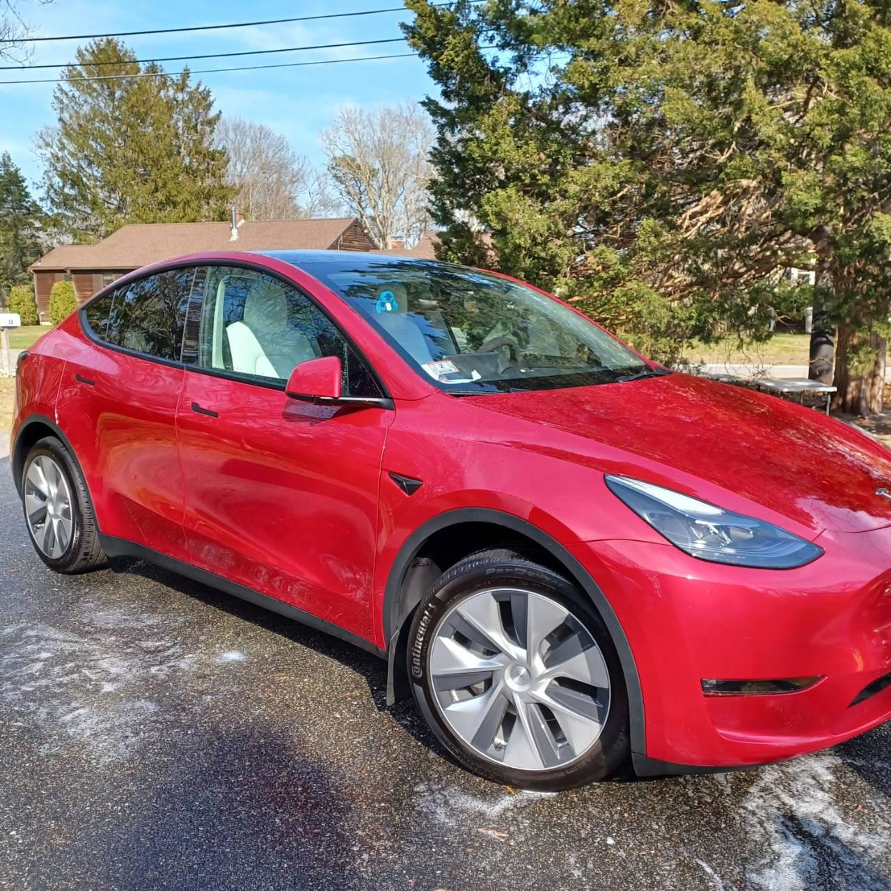 Tesla Model Y 2023 in Grand Blanc, MI