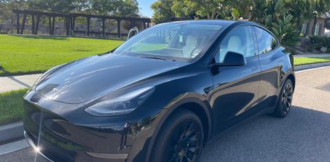 Tesla Model Y 2024