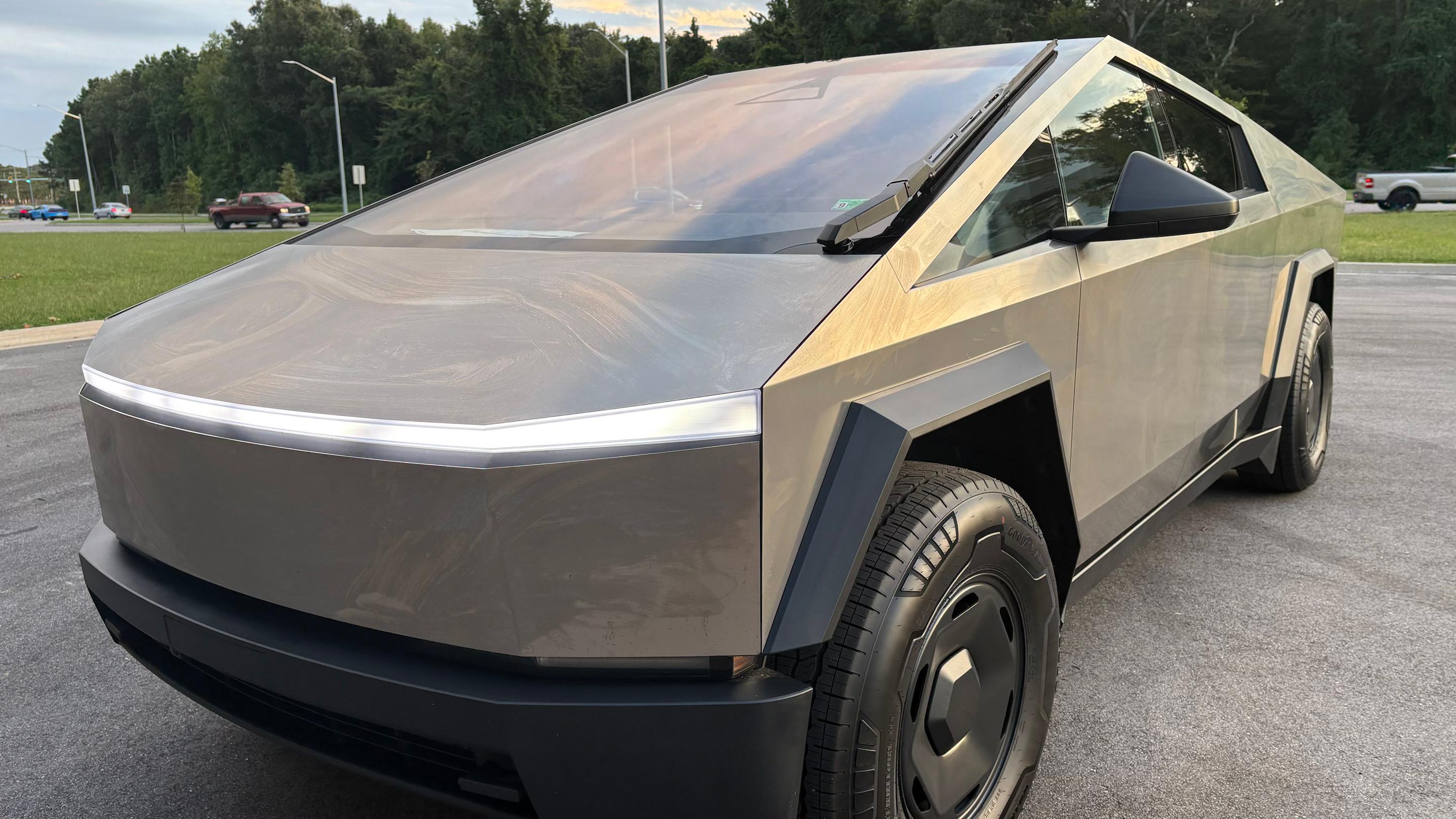 Tesla Cybertruck 2025 in Virginia Beach, VA