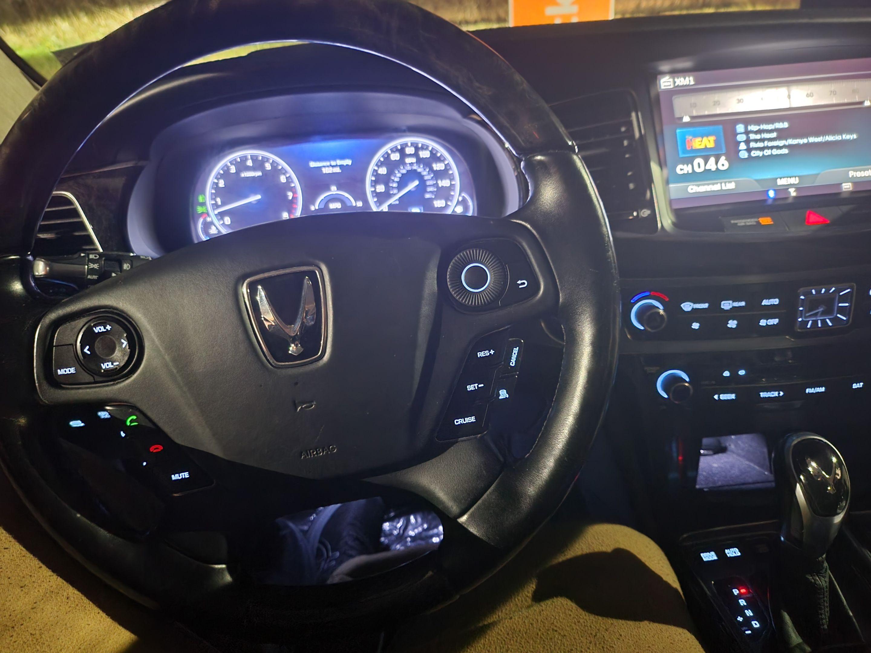 Hyundai Equus 2015 in York Township, PA