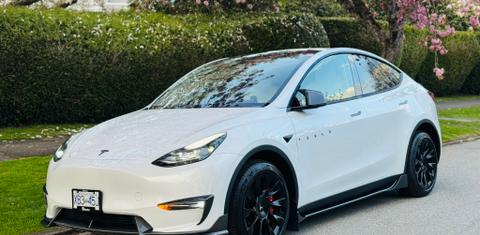 Tesla Model Y 2024