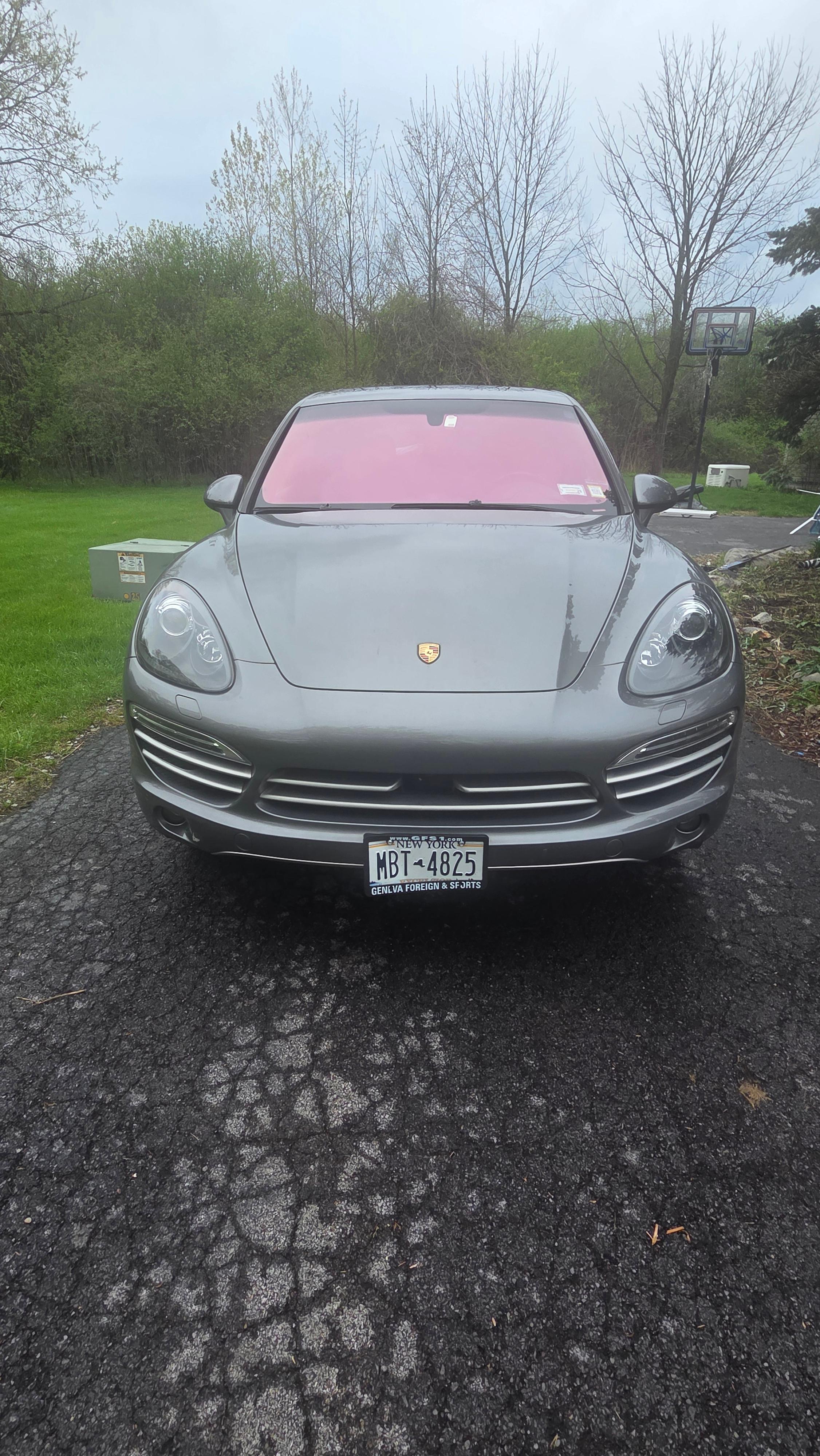 Porsche Cayenne 2014 in Canandaigua, NY