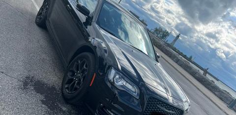 Chrysler 300 2023