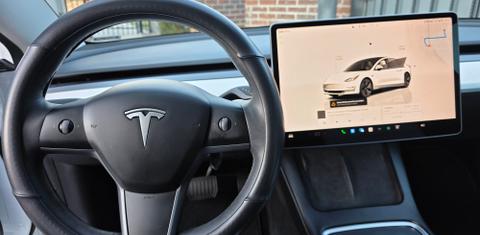 Tesla Model 3 2022