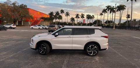 Mitsubishi Outlander 2023