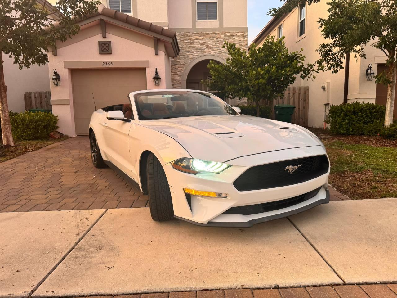 Ford Mustang 2018 in North Miami, FL