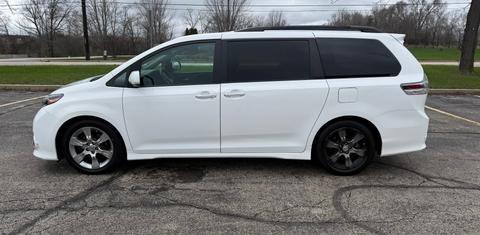 Toyota Sienna 2016