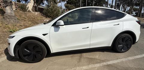 Tesla Model Y 2026