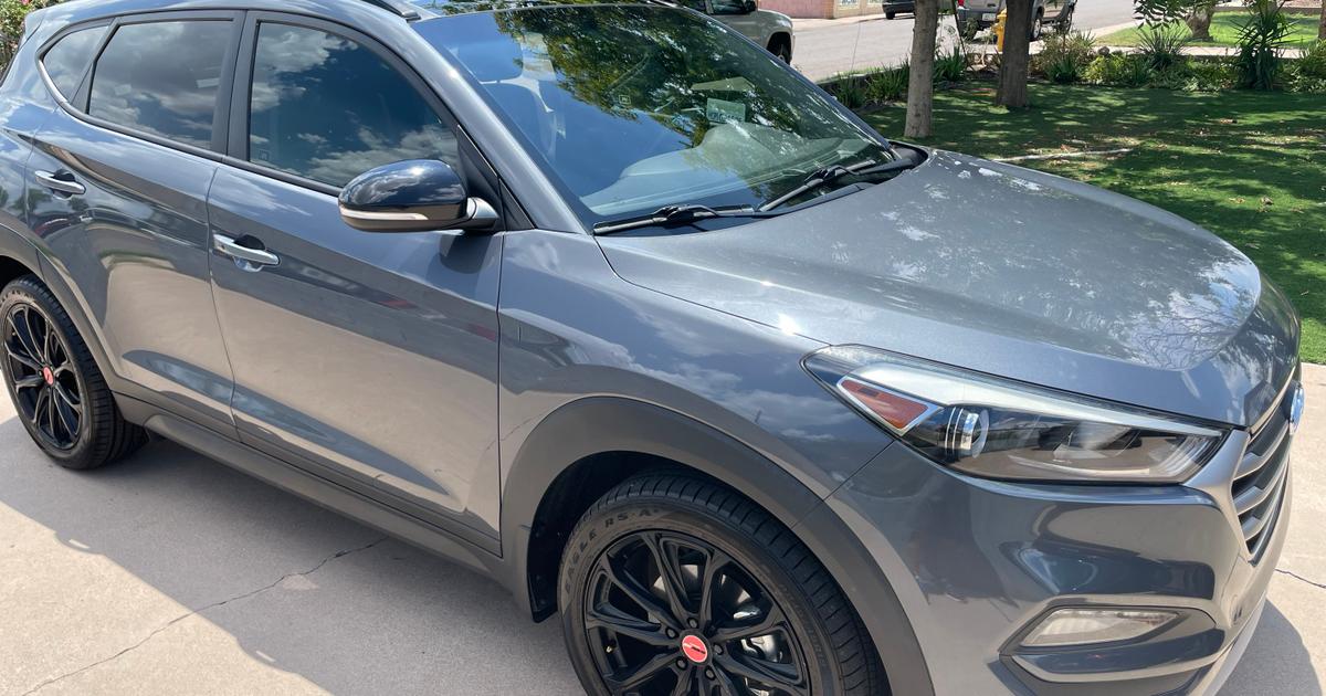 Hyundai Tucson 2017 rental in Phoenix, AZ by Vernon N. Turo