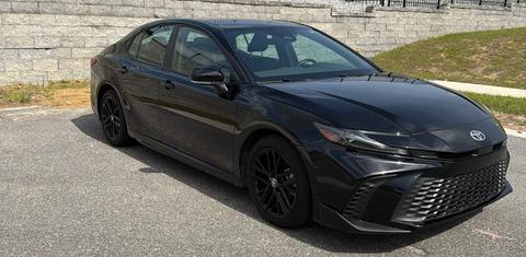 Toyota Camry Hybrid 2026