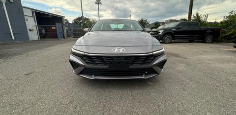 Hyundai Elantra 2024