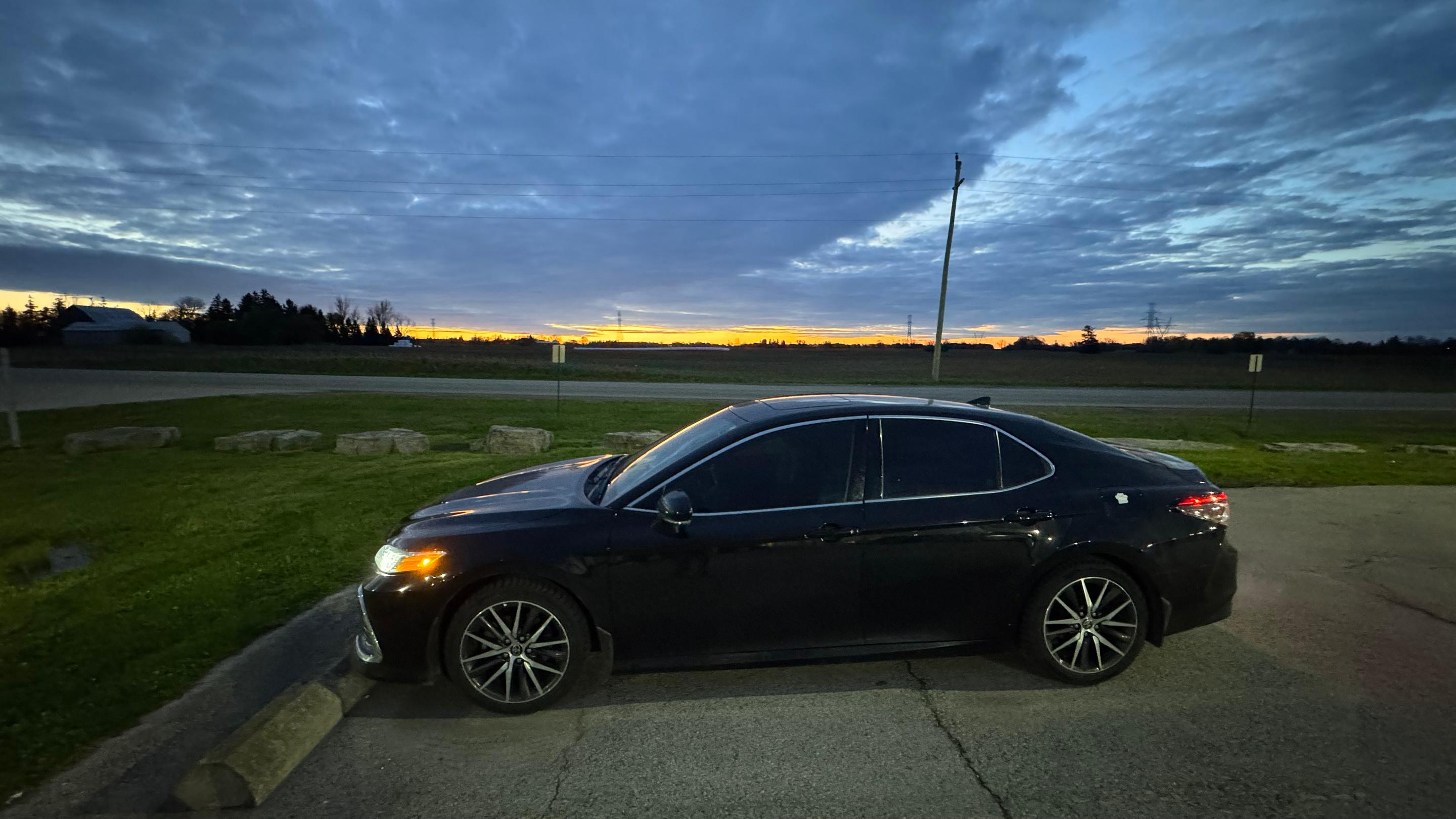 Toyota Camry Hybrid 2023 in Mississauga, ON