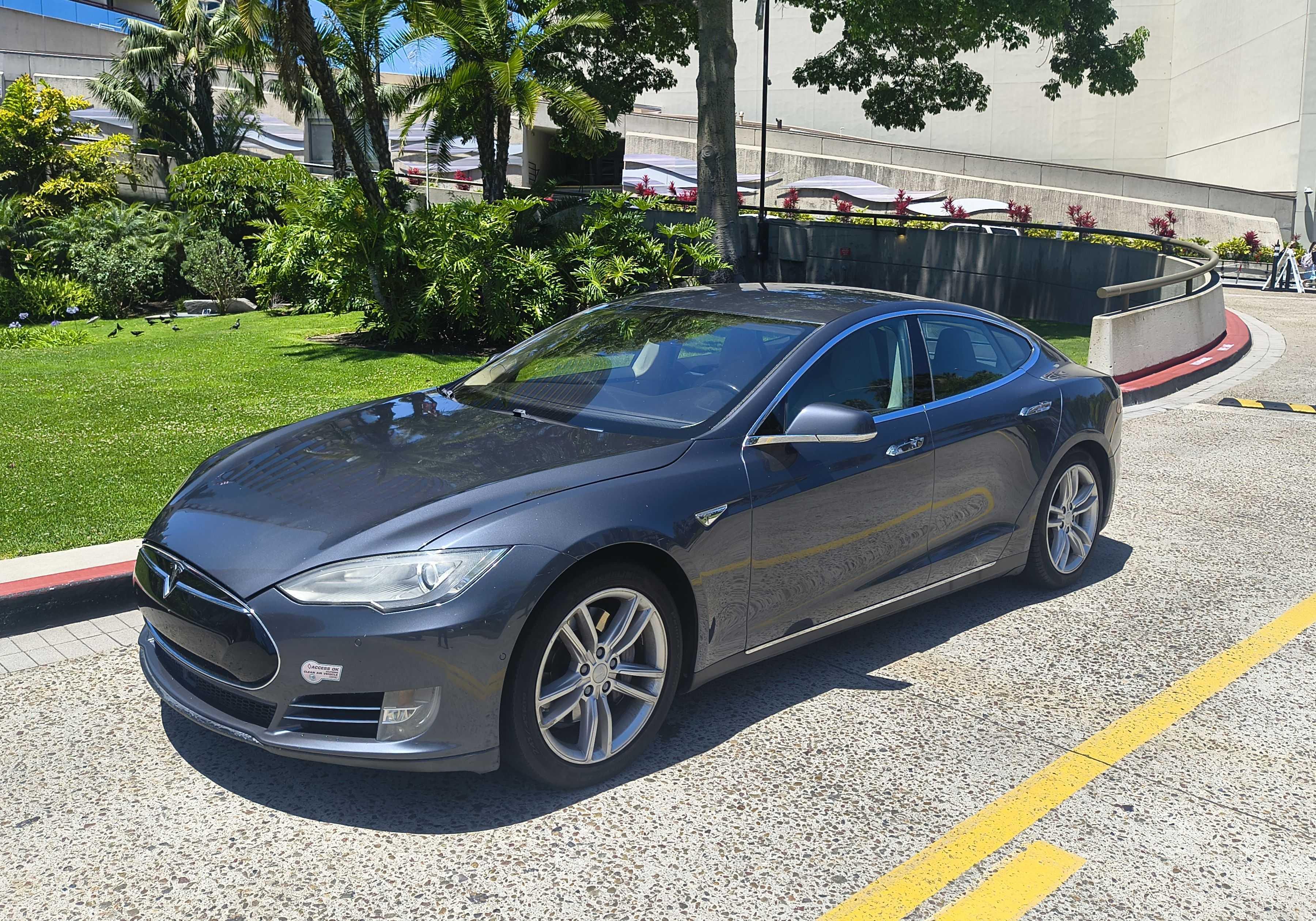 Tesla Model S 2014 in San Diego, CA