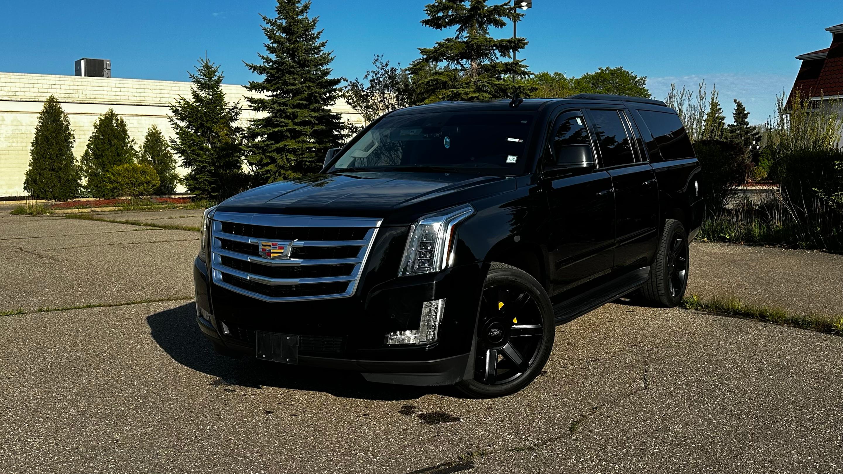 Cadillac Escalade ESV 2019 in 