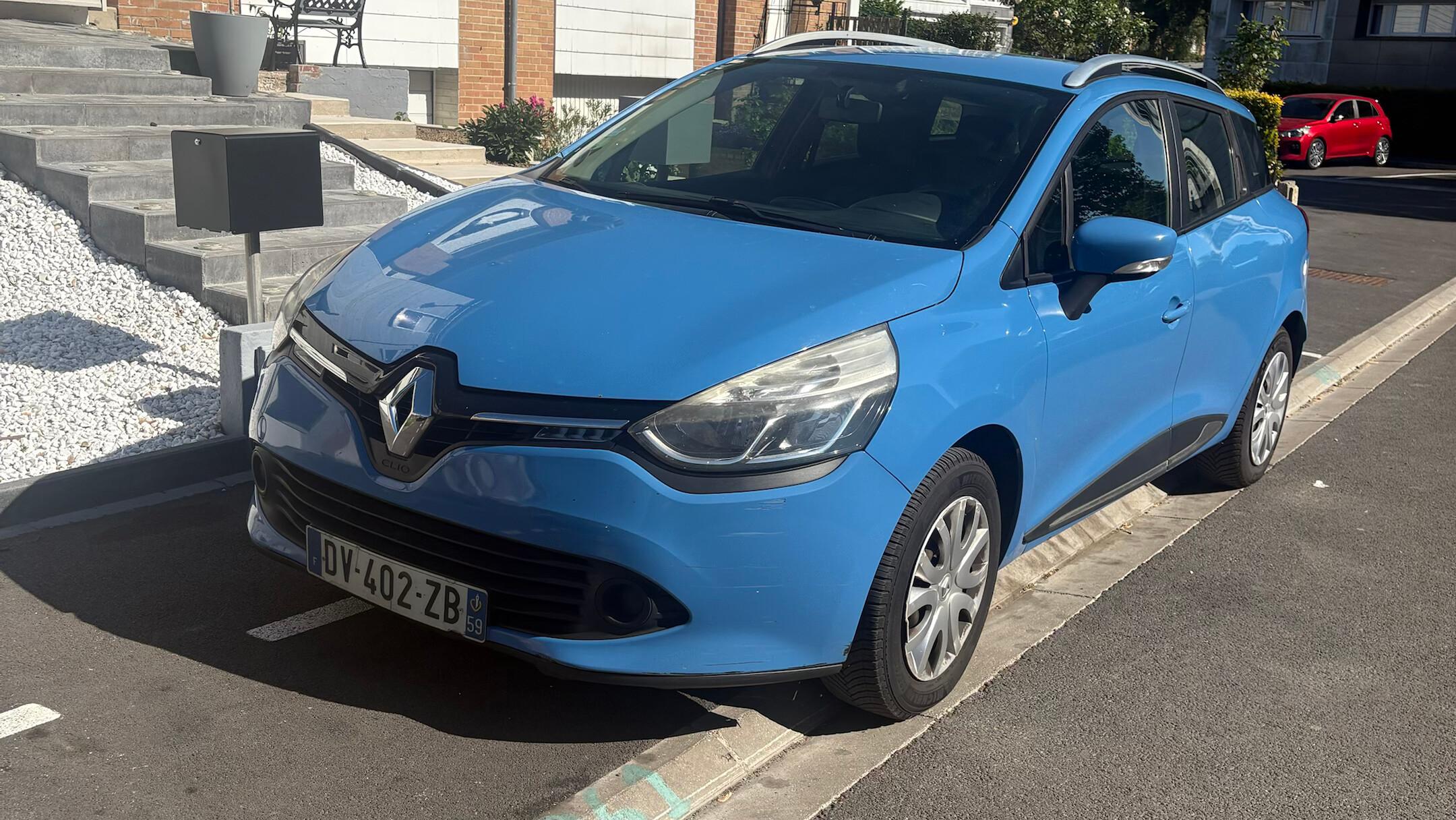 Renault CLIO IV 2015 à Aulnoy-lez-valenciennes