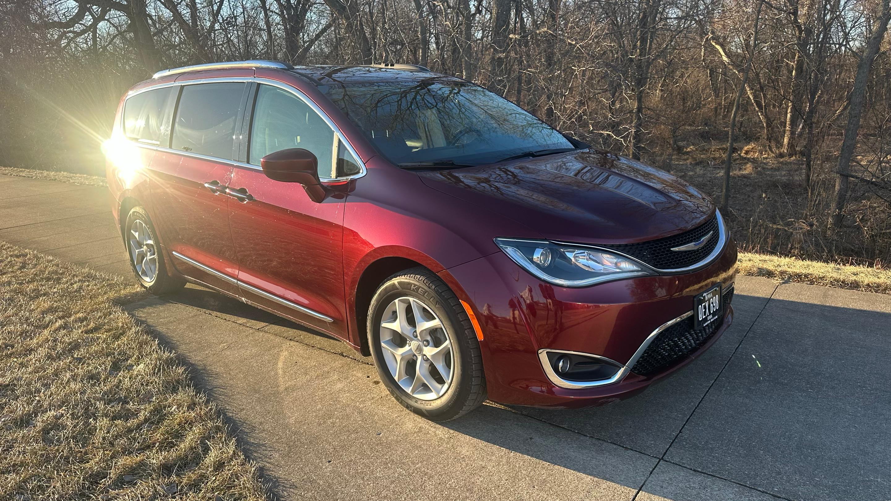 Chrysler Pacifica 2018 in Williamsburg, IA
