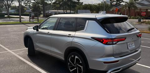 Mitsubishi Outlander 2023