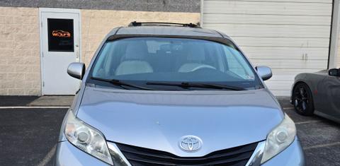 Toyota Sienna 2011